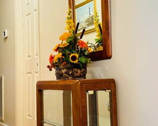 Lighted curio w/matching mirror...