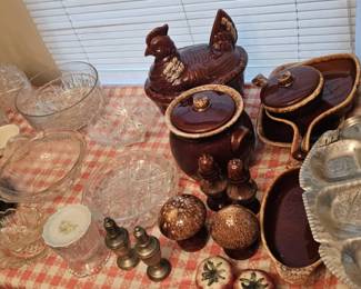 Hull/ Some Crystal/ Covered bowls