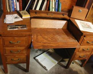 Antique Typing Desk W/Hutch 