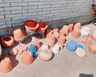 Terracotta Flower Pots & Planters 