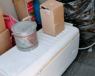 Large Igloo Marine Ice Chest