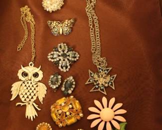 Vintage Jewelry 