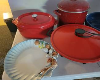 New cast iron dutch oven