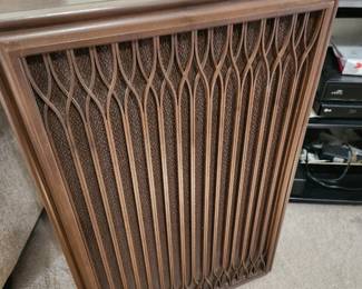 A pair of Vintage Kenwood KL-777A Stereo Speakers. Great Shape.