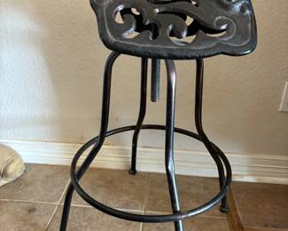 Metal Saddle Barstool
