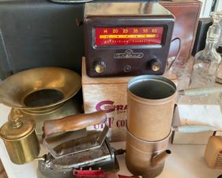 NICE VINTAGE COLLECTIBLES AND RADIOS