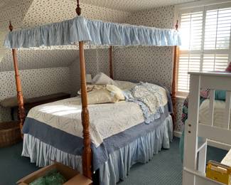 QUEEN SIZE BED 