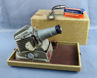 Golde Manumatic Slide Projector Model 300-P-1042, With Original Carrying Case And Extra Bulbs