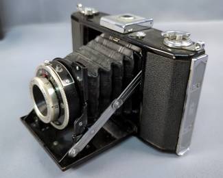 Kodak 3A Premo No 8 July 21, 1896/July 5,1913 Manufactured By Eastman Kodak Co, Zeiss Ikon Ikonta 521/16 Medium Format Film Camera