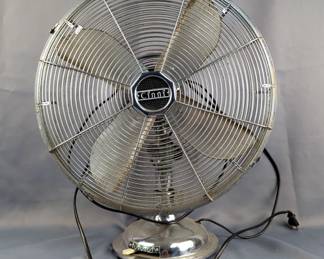 Cinni 3 Speed 18" Oscillating Fan, Model X CH 8705, Powers On
