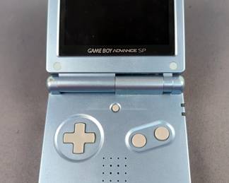 Nintendo Gameboy Advance SP, Includes Disney Incredibles Rise Of The Underminer