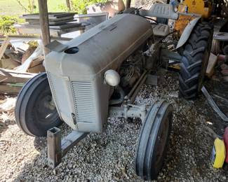 1947 Ferguson T-20 Tractor, New Water Pump, Newer Tires, Seat Replaced