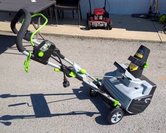 Earthwise 18" Electric Snowthrower, Model SN71018