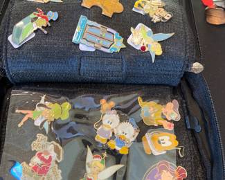 Disney pins 