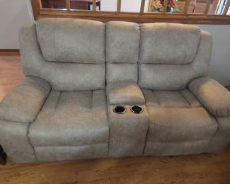 Reclining Console Loveseat