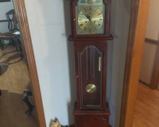 Galleria grandmother's clock