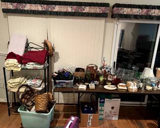 Sheet sets, baskets, decor