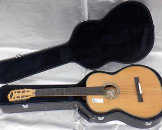 VALENCIA ACOUSTIC GUITAR IN CASE
