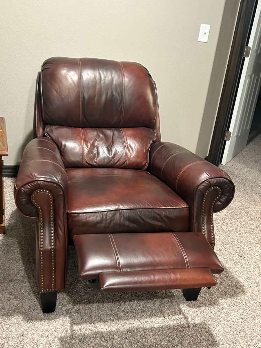 Fiona's Estate Sale Derby Delight starts on 10/24/2024