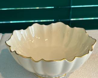 6" Mid Century Lenox footed bowl