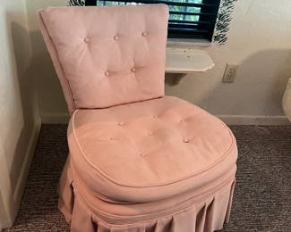 Tufted pink boudoir chair