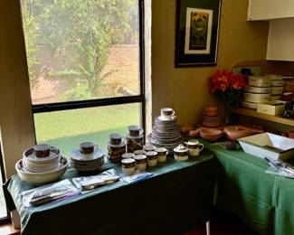 Studio Nova dinnerware, Palm Desert pattern