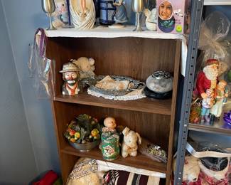 NICK NACKS, BOOK SHELFS