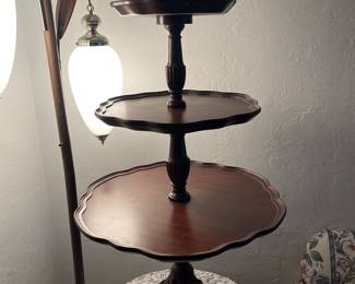 BEAUTIFUL TIER WOOD STAND