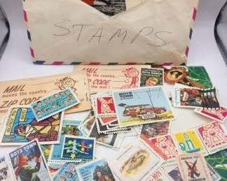 LARGE LOT OF VINTAGE FOREIGN STAMPS