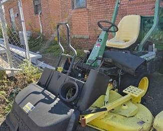 John Deere Commercial 72 Lawn Mower F932 Front Mow, Model 3TG72-UJ