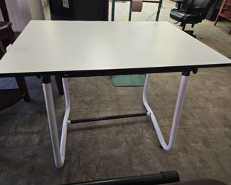 42in While Table