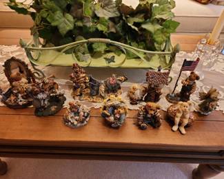 Boyd’s bear figurine collection