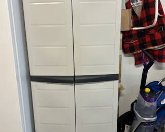 Storage cabinets - 4