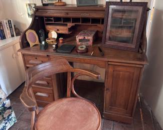 Oak 'S' curve large roll top desk