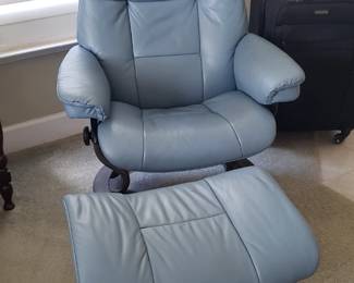 Stressless Chair with ottoman