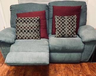 Dual Reclining Loveseat.