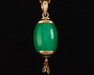 Ladies Gold and Jade Pendant on Chain