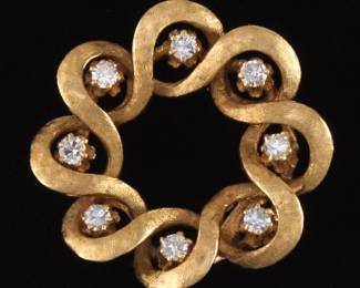Ladies Diamond Wreath Brooch