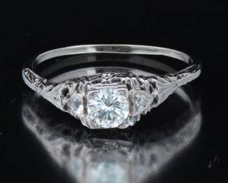 Ladies Retro Gold and Diamond Ring