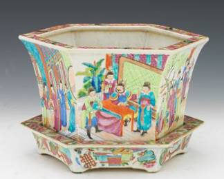 Chinese Rose Mandarin Jardiniere and Underplate