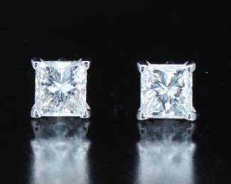 Ladies Pair of Diamond Ear Studs