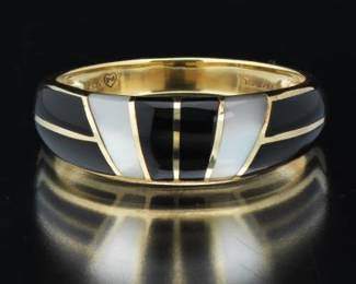 Ladies Onyx and Mother of Pearl Ring