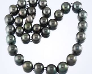 Ladies Gold and Tahitian Pearl Necklace
