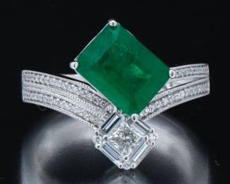 Ladies Emerald and Diamond Ring