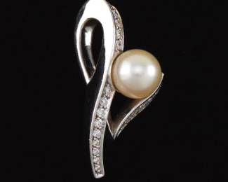 Ladies Pearl and Diamond Slider Pendant