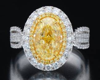 Ladies 3.05 Carat Fancy Light Yellow Diamond Ring