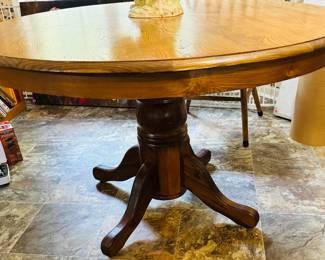 Round oak kitchen table