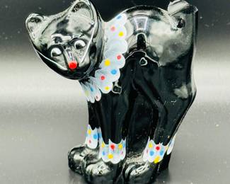 Fenton 2004 Halloween cat/Tail is broken painted by F Enoch