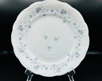 Vintage blue garland by Johann Haviland
89 pieces