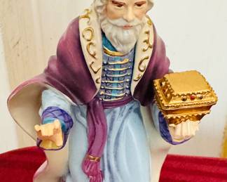 Hawthorne Village 2007 Thomas Kinkade
King Gaspar/nativity scene